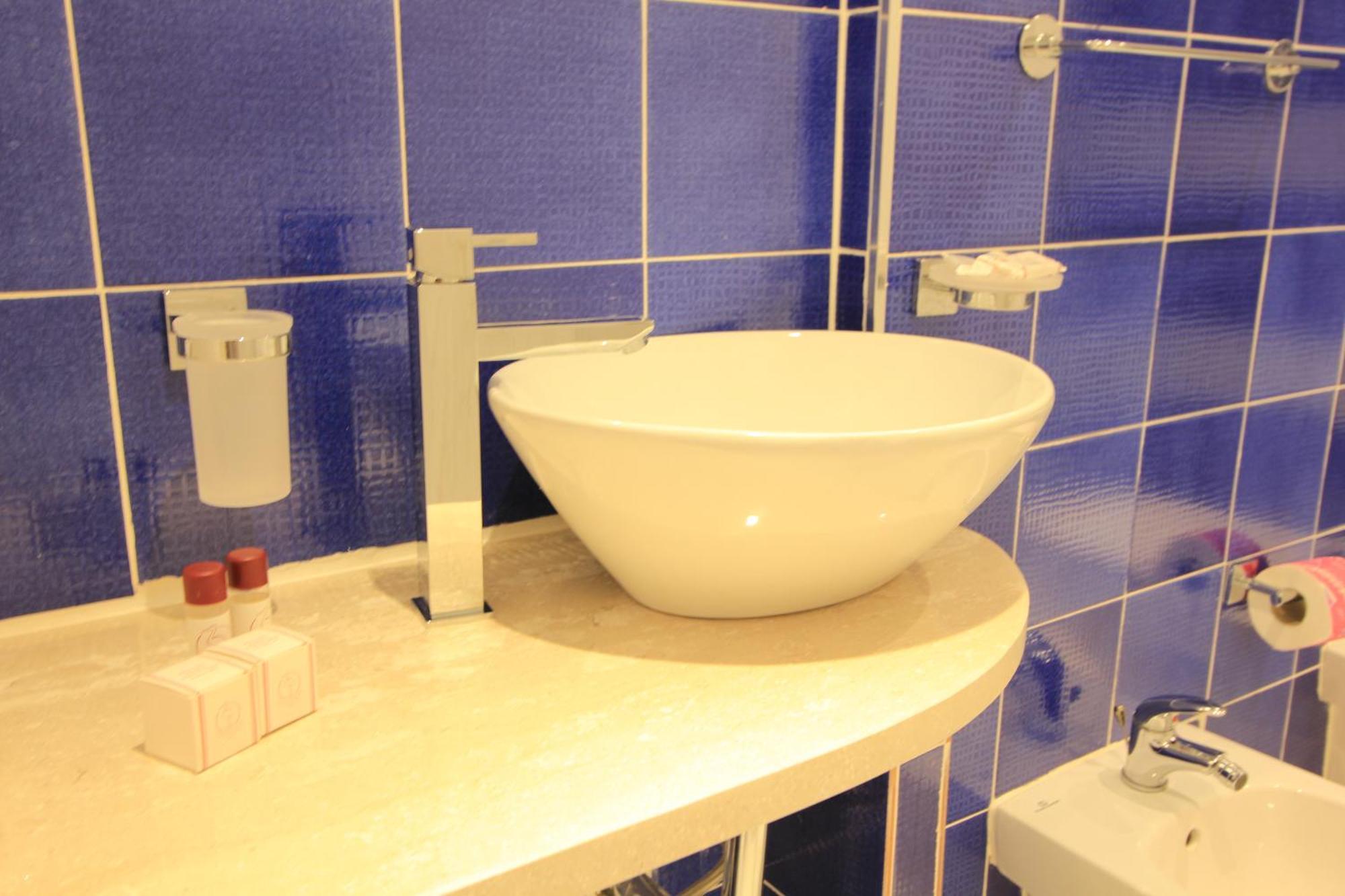 B&B Vitruvio Suites Формия Номер фото