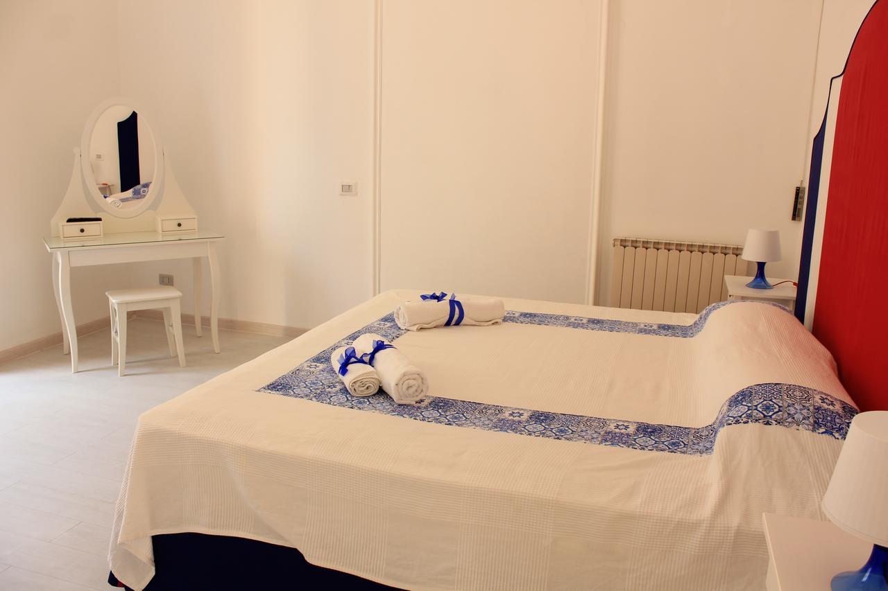 B&B Vitruvio Suites Формия Номер фото