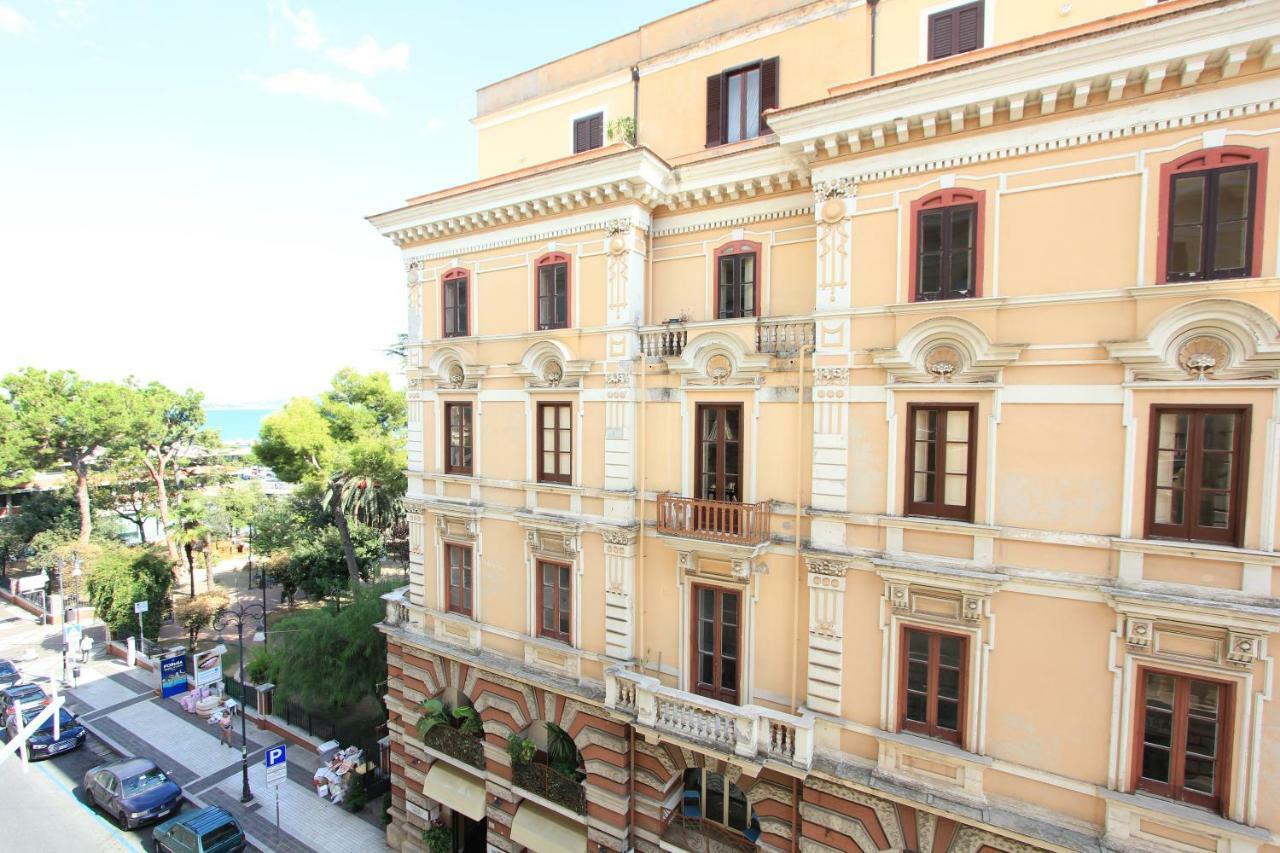 B&B Vitruvio Suites Формия Экстерьер фото