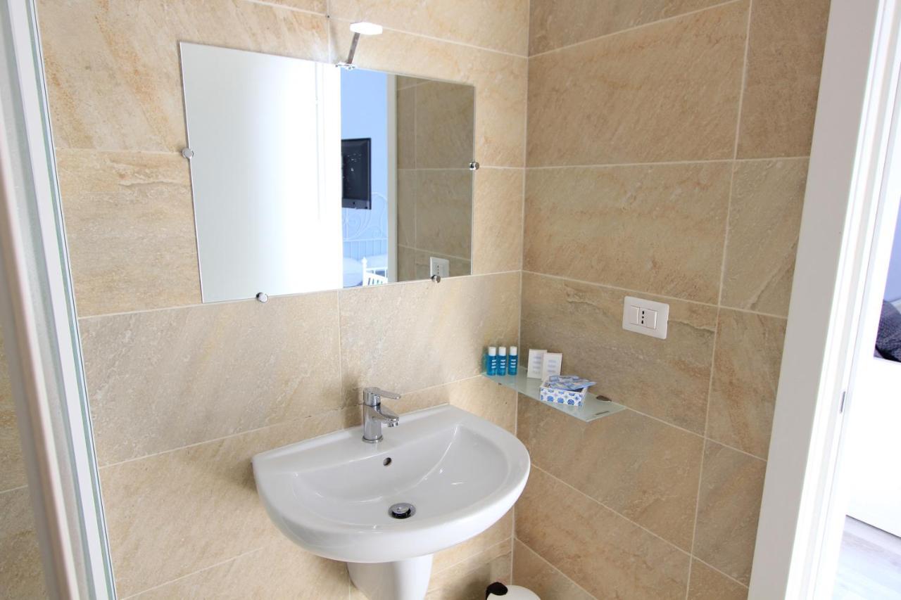 B&B Vitruvio Suites Формия Экстерьер фото